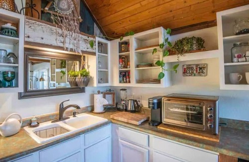 Paso Robles Cabina | Fairy Tale Cottage- Tiny House- Paso Robles