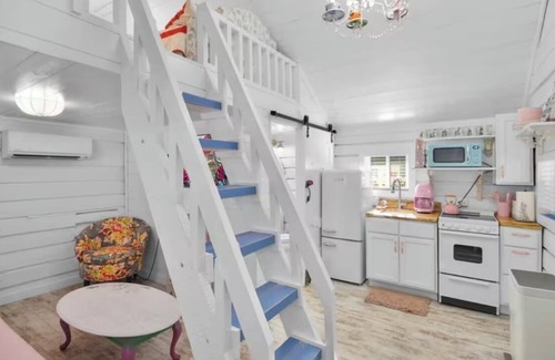 Hayesville Cabaña | Fairytale Creekside Cottage w/Firepit & Petting Zoo–Ideal For Families & Couples