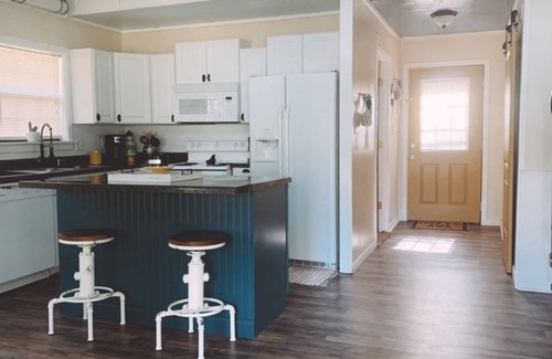 Greenwood Springs Cabina | Fairytale Forest River Cabin