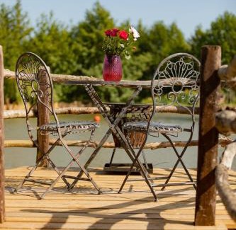 Romford Chalet De Esquí | Fairytale Staycation - Near London by Damask Homes