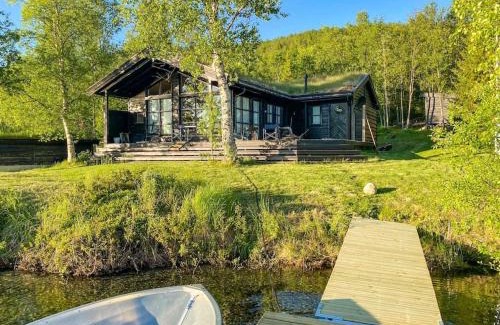 Balsfjord Casa | Fairytale STAYcation - JACUZZI, BOAT & SAUNA