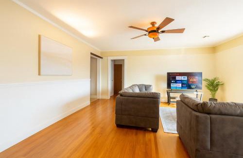 Fullerton Casa | Fairytale Vacation Home - 10 Min Drive to Disneyland
