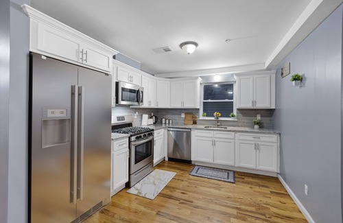 Newark Condominio | FaithInn- 3 Bed 2 Bath EWR/PENN