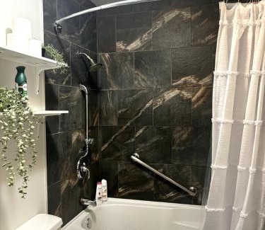 Calgary Apartamento | Falcon Escape