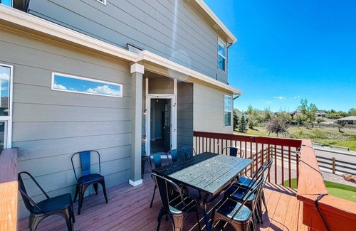 Gleneagle Casa | Falcon's Nest | hot tub/games/mins to USAFA&hiking