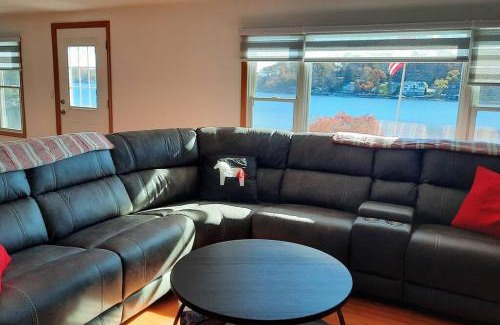 Glasser Casa | Falcon's Nest Lakefront Hopatcong