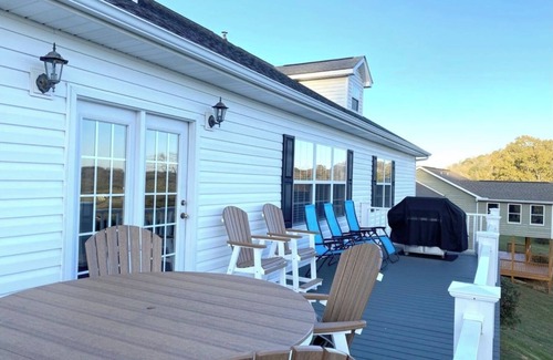 La Follette Casa | Falcons Crest @ Sugar Hollow (Huge home with Covered Slip and Reserved Parking)