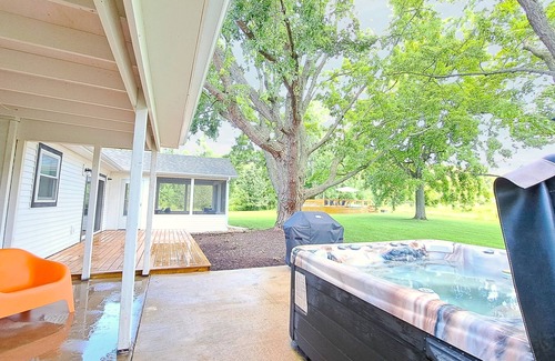 Bridgman Casa | Dog-friendly home near Lake Michigan pool hot tub