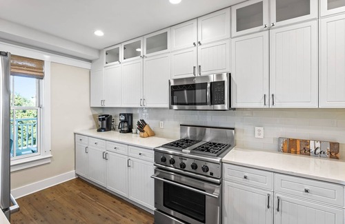Gulf District Condominio | Available for Summer! WaterColor Beachside Condo #13! Amazing Gulf Views! 4 Adult Bikes!