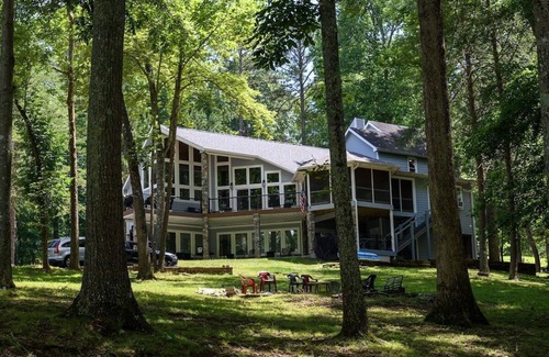 La Follette Casa | OTOÑO ESPECIAL AHORA! 4 BR + muelle cubierto Norris Lake Deerfield WIFI pendiente gradual