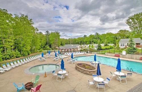 Ogunquit - Wells Casa | Fall Cottage that Sleeps 6 with 2 Bedrooms Sun Room Jaccuzi 1 Mile to Beach!