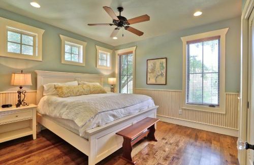 Buda Casa | Fall Creek Vineyards Wine Country Inn