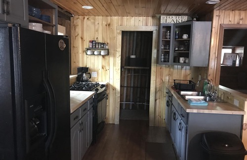Woodruff Cabina | Tarifas con descuento ... del 5 al 16 de mayo ... $ 109-129 / noche ... Great Fishing and Pier está en