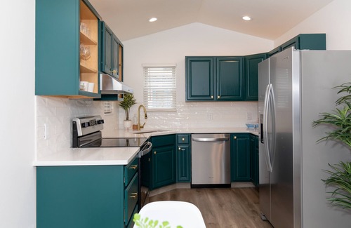Sandusky Casa | August & September Dates! Vacay All Day - Close to CP, Sports Force, Islands