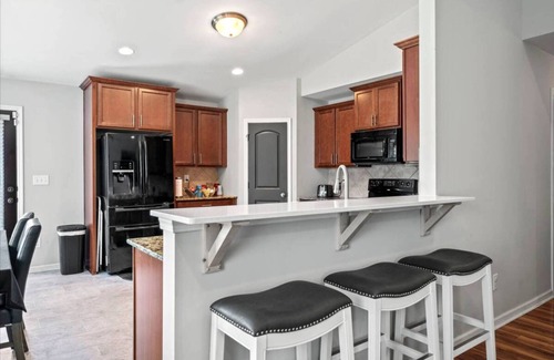 Midland Casa | Fall Deal: 10% Off 3+ Night Stays Until Oct 31!