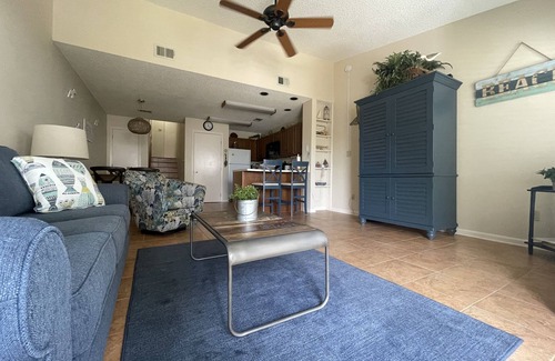 East End Casa | DREAM ON@OCEAN MILE #J2 BEACH & BAY VIEWS! WALK TO #1 BEACH IN US