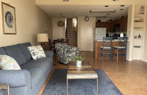 East End Casa | DREAM ON@OCEAN MILE #J2 BEACH & BAY VIEWS! WALK TO #1 BEACH IN US