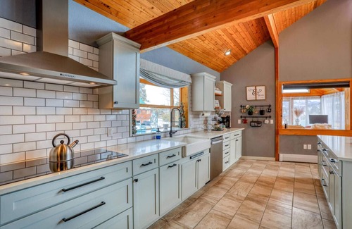 Pagosa Highlands Casa | Monte Vista Retreat: Pet-Friendly, Private Hot Tub, Game Loft, Fenced Yard, Stunning Mountain Views!