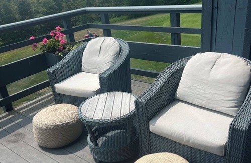 Sunapee Condominio | Fall 2025 dates avail! Jaw-dropping views + foliage. Gorgeous 4-bed by the lake