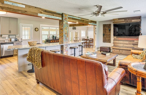 Titus Casa | Fall & Football Vibes: Titus Retreat w/ Game Room