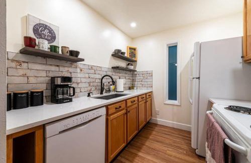 Lafayette Casa | Fall Getaway in Cozy 2BR near Old Town Lafayette