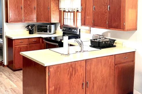 Saint Joseph Casa | Fall Getaway with Private Wooded space on Ravine Lot