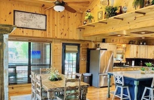 Jefferson Casa | SUMMERTIME!! HOT TUB!! FIRE PIT! Getaway at this Epic Waterfront Home!!