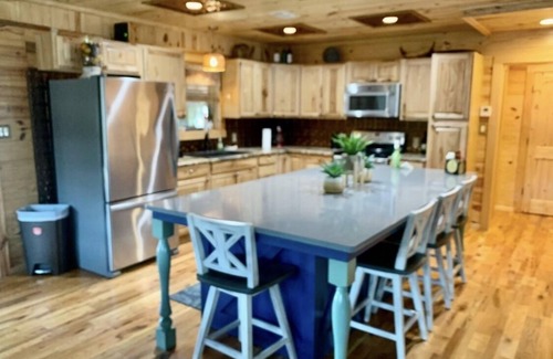 Jefferson Casa | SUMMERTIME!! HOT TUB!! FIRE PIT! Getaway at this Epic Waterfront Home!!