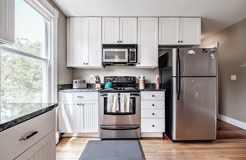 Munjoy Hill Apartamento | Disfruta Portland con tu familia o amigos