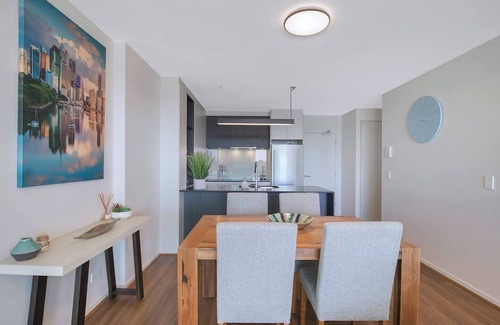 Newstead Apartamento | Fall in Love with Waterfront Resort style Living