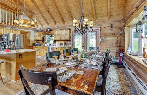 Crellin Cabina | Fall Leaves, Jacuzzi & Games: Maryland Mtn Retreat