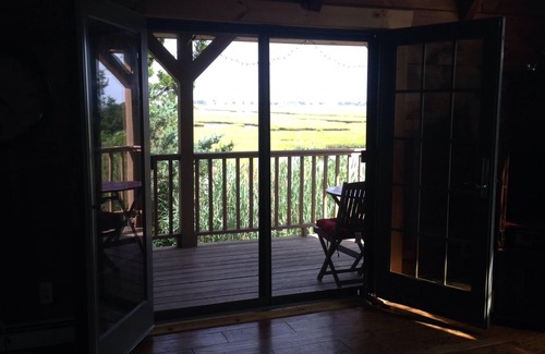 Osbornsville Cabina | Cabaña privada ubicada en un estuario, cerca de todo y lo suficientemente lejos.