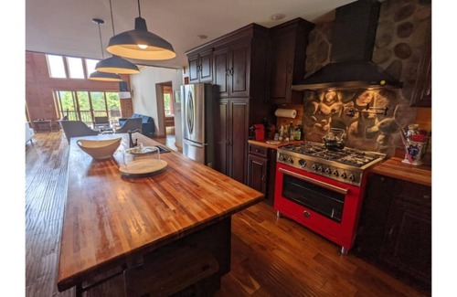Bearsville Casa | Fall Miracle! Price Reduced! Idyllic Chalet on 36 acres, sleeps 19