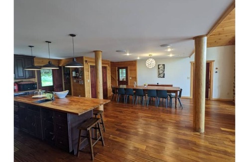 Bearsville Casa | Fall Miracle! Price Reduced! Idyllic Chalet on 36 acres, sleeps 19