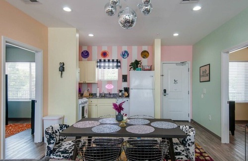 Maxwell Apartamento | Cocina Moderna y TV 4K; ¡Escapada en el Centro de Nashville!