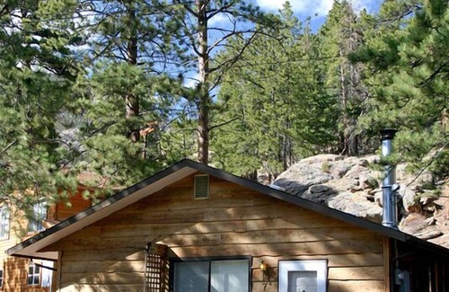 Fall River Estates Cabina | Cabaña Fall River - perro amigable