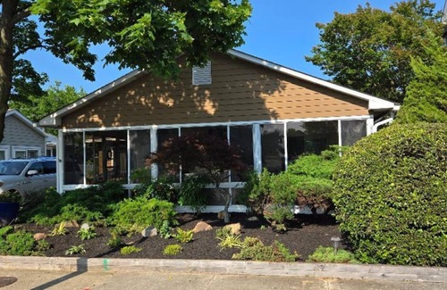 Country Club Estates Casa | Sept Sale! Big Porch, Short Walk to Beach & Boardwalk, Sleeps 10, Lots to Offer!