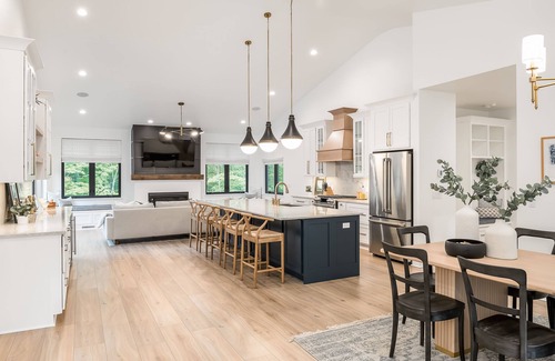 Glenn Casa | Lux w. Private Heated Pool| Hot Tub |Sleeps 12 | King beds