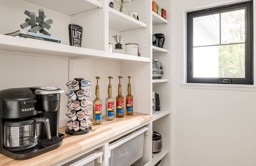 Glenn Casa | Lux w. Private Heated Pool| Hot Tub |Sleeps 12 | King beds