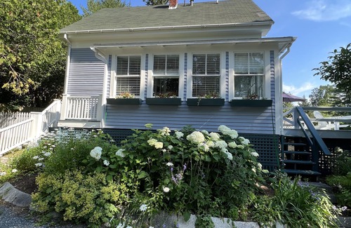 Mount Desert Casa | Somes Harbor ~ Charming home close to Acadia National Park