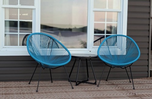 Sainte-Anne-de-Kent Casa | Fall Vista Waterfront Retreat | Coastal Calm & Comfort