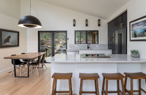 Mills River Casa | Falling Waters Cabin | Sleek & Stylish One Level Living