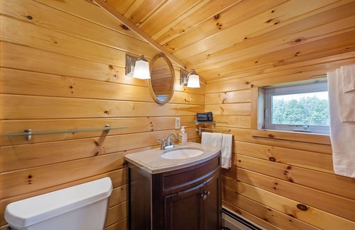 Jefferson Cabina | Fall’n Love in the White Mountains. Log Cabin. Views.