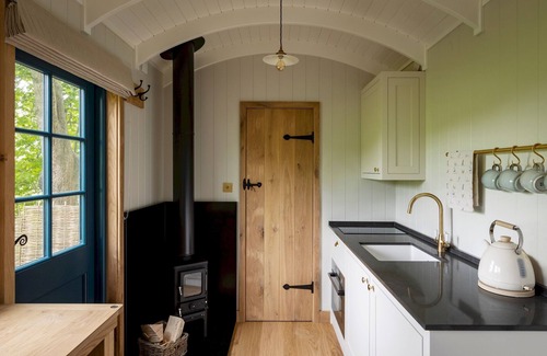 Baslow Cabaña | Fallow Shepherd's Hut/Chatsworth Estate