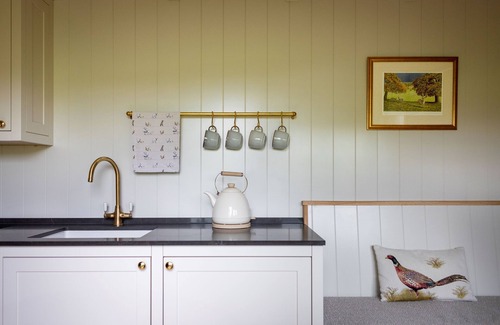 Baslow Cabaña | Fallow Shepherd's Hut/Chatsworth Estate