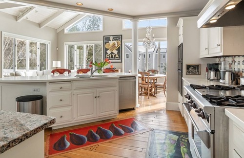 Falmouth Foreside Casa | Falmouth Foreside, four bedrooms, heated pool, sauna and air conditioning