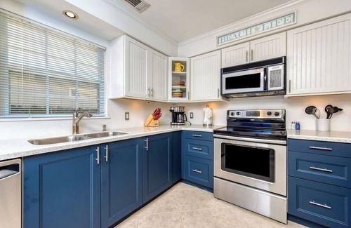 East Naples Casa | 3 Bd Beach House w / Pool & Tiki Bar (5th Ave y Naples Pier a solo 4 minutos)