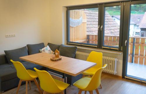 Watterbach Apartamento | Familienfreundliche Ferienwohnung "Feuer" im Ferienhaus am Waldbach