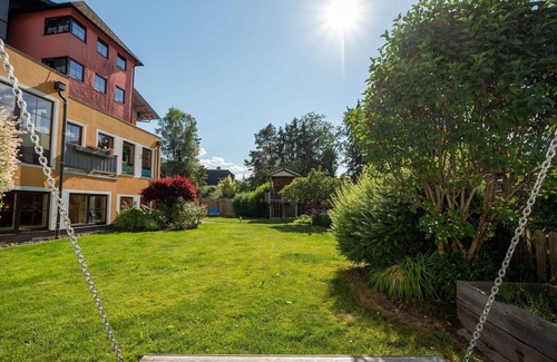 Haus im Ennstal Casa | Familienzimmer mit Bad, WC - Bliems Familienhotel/schladming-dachstein