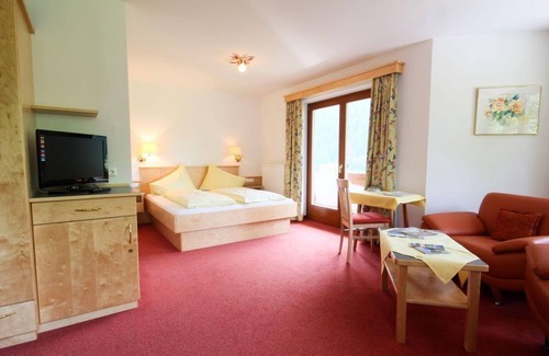 Bad Kleinkirchheim Cama Y Desayuno | Familienzimmer mit Wohn- und Schlafraum Getrennt - Hotel-garni Haus Sonnblick